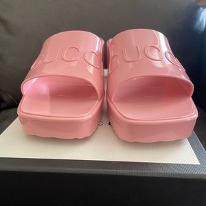 Authentic Rubber Gucci slide💜